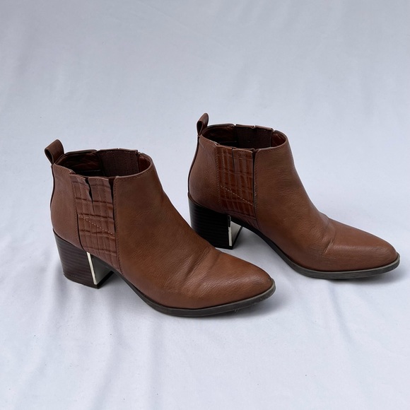 Cognac Block Heel Booties - Picture 2 of 6